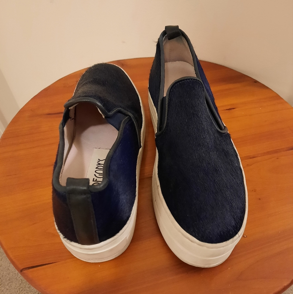 Blue Mink Gregory's Platform
